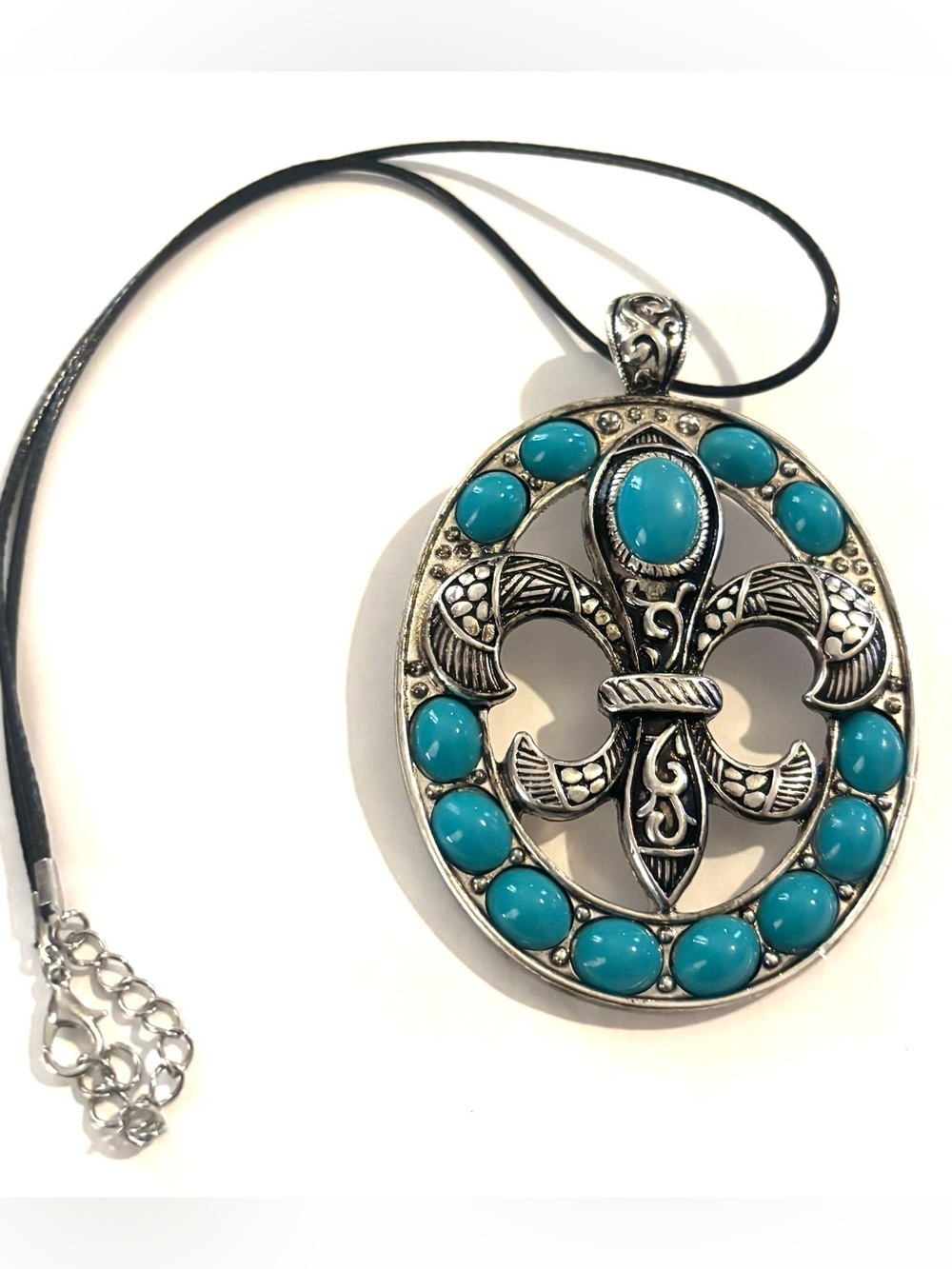 Vintage Turquoise Stone Fleur-de-Lis Pendant Necklace - Women Jewelry